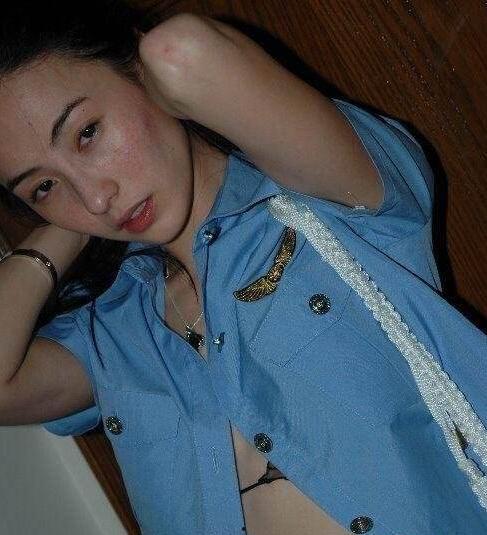 张柏芝露下体照片,引发网络热议