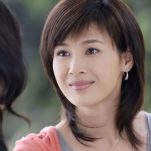 演员童蕾照片,光影交织下的美丽演绎  第2张