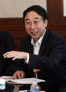 冯巩个人资料,喜剧大师的传奇人生与艺术成就  第3张