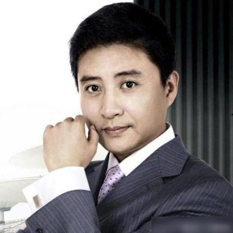 周炜背景,从基层奋斗者到行业领军者的蜕变之路  第3张