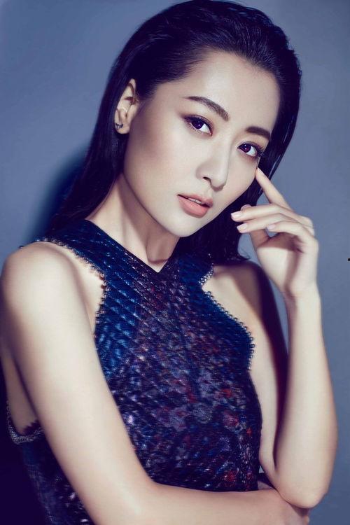 演员白冰图片,光影交织，演绎人生百态  第3张