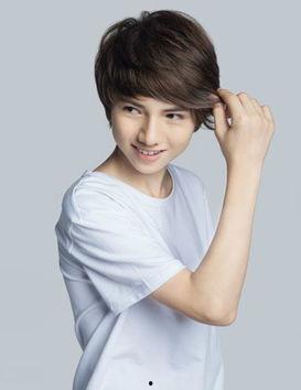 纪苗苗个人资料,才华横溢的年轻艺术家，绽放独特光彩  第2张