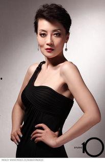 演员冯波,光影交织，演绎人生百态