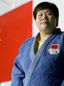 佟文的资料,中国短道速滑传奇运动员的辉煌历程  第2张