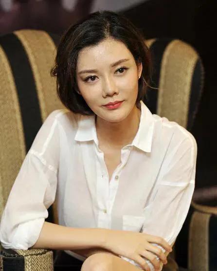 车晓照片,光影中的优雅与魅力  第3张